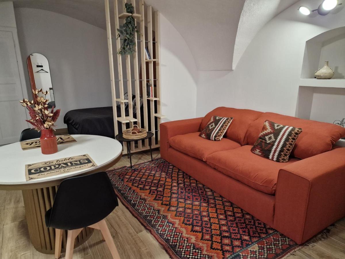 Julia Apartment *